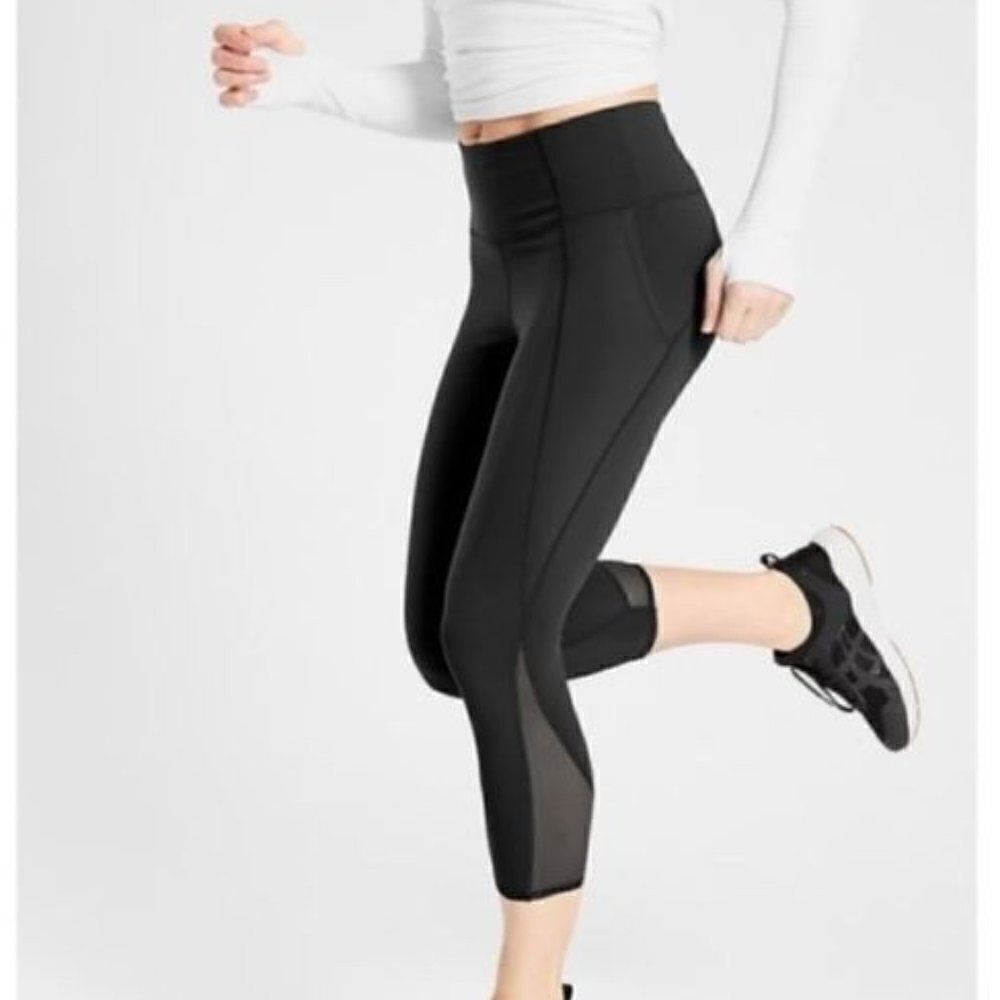 ATHLETA Lightening Capri Black Size XS